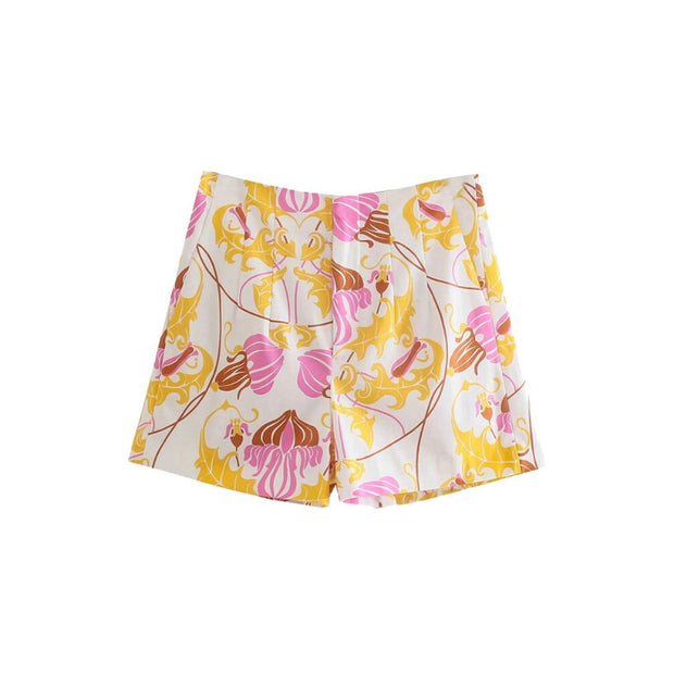 Women's Floral Printed Bermuda Shorts With Darts